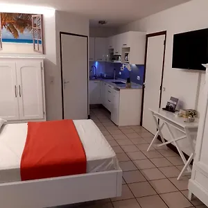 Climatisé - Piscine-plage - 1 à 2 Personnes Sainte-Anne